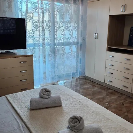 Meti Lägenhet Durrës